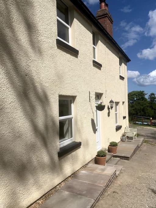 Cosy Two Bedroom With Fireplace * Colwyn Bay