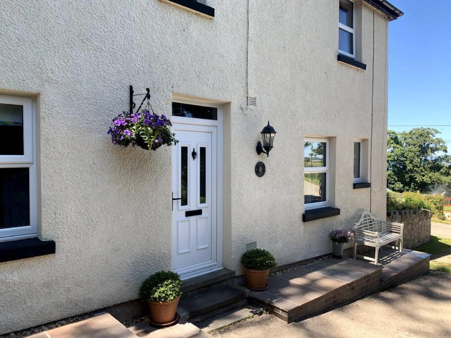 Cosy Two Bedroom With Fireplace * Colwyn Bay