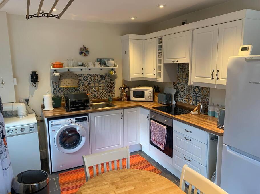 Cosy Two Bedroom With Fireplace Holiday home *