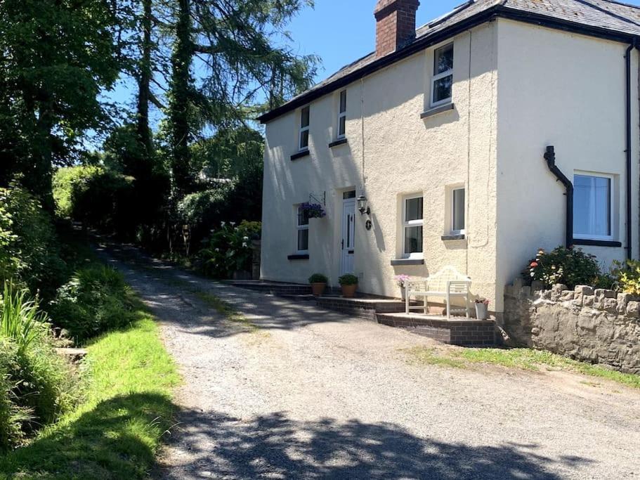 Cosy Two Bedroom With Fireplace Holiday home Colwyn Bay